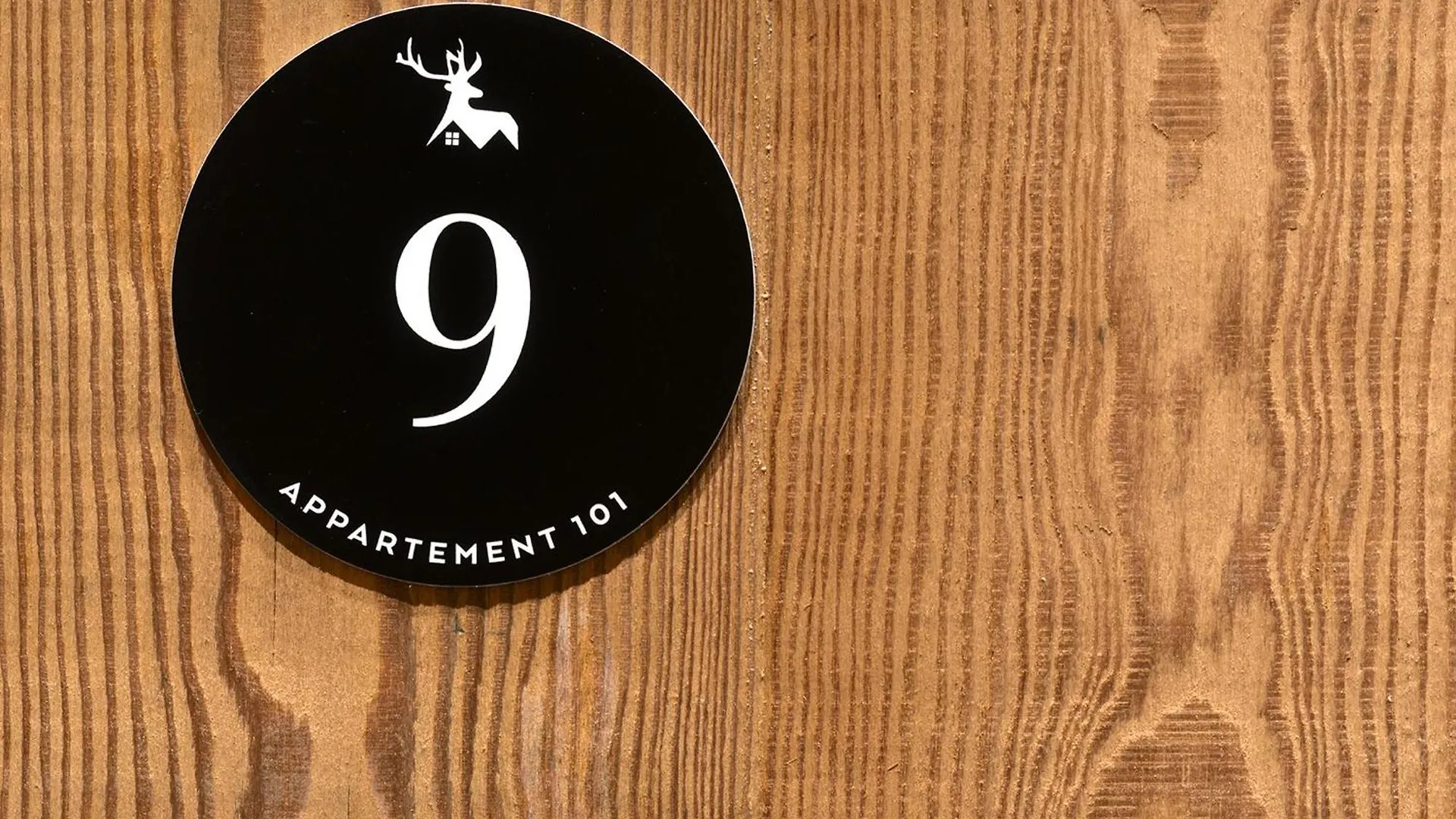Duplex 4 Chambres A Meribel, Pres Du Centre Et Des Pistes, Avec Services De Conciergerie - Fr-1-613-47 Les Allues フランス